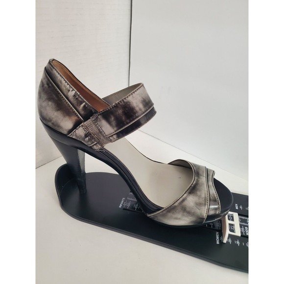 Max Studio Leather Ankle Strap Heels Gray Distressed Denim look Peekaboo toe 6.5 - Picture 10 of 10